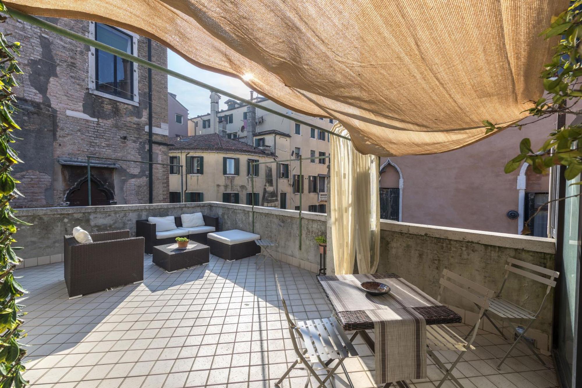 Tre Sestieri Terrace - Canal View 2024 Venedik Dış mekan fotoğraf