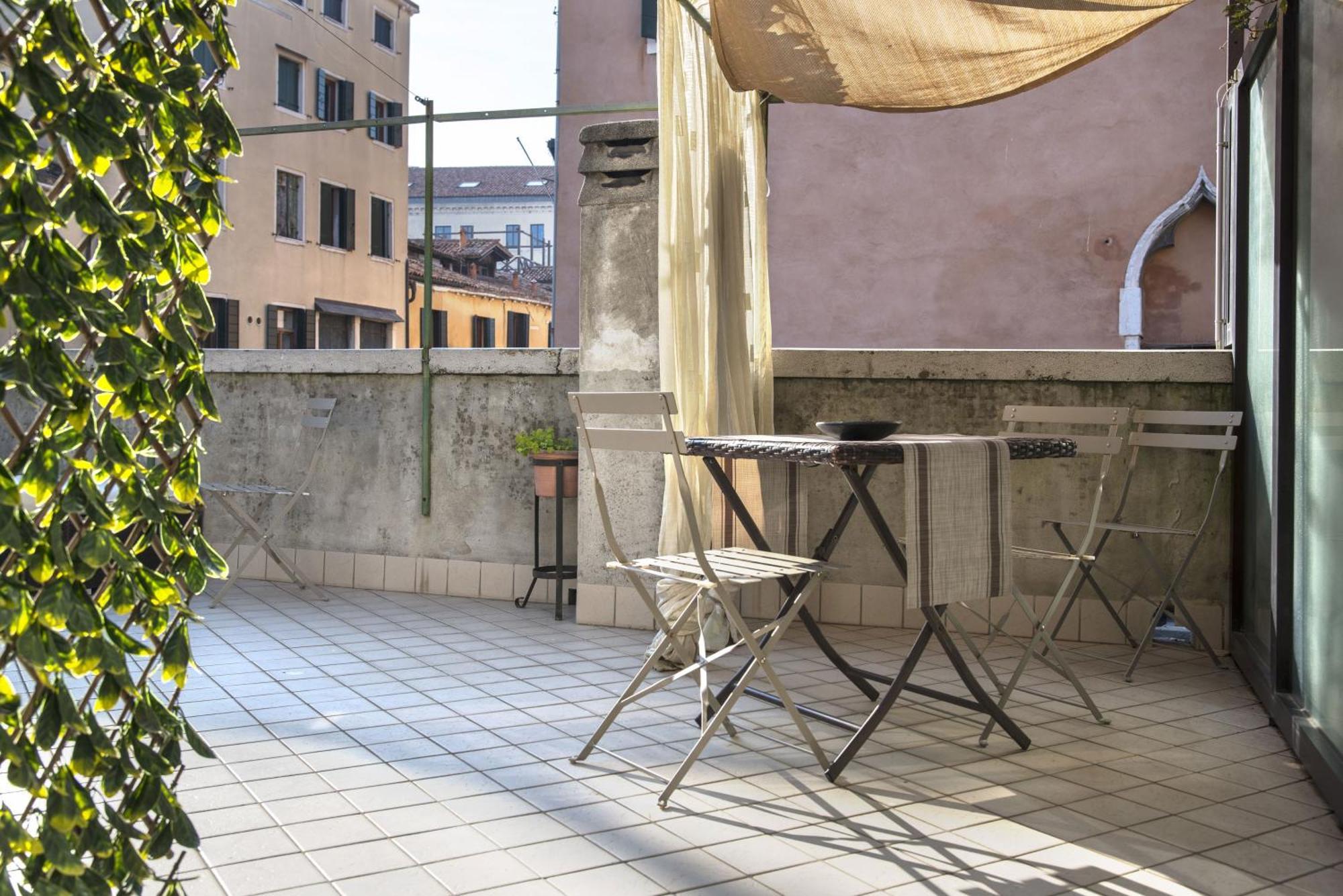 Tre Sestieri Terrace - Canal View 2024 Venedik Dış mekan fotoğraf